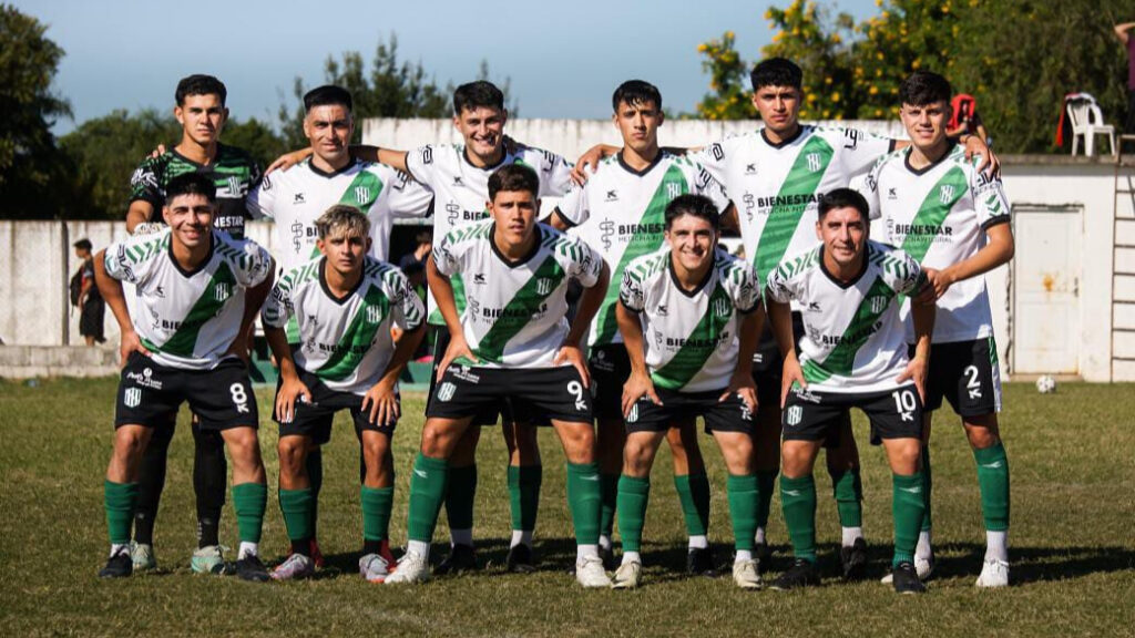 Ciclón Norte de Cayastá en la previa de un encuentro de Liga Santafesina de Fútbol