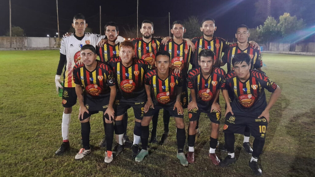 Defensores de Alto Verde en la previa de un encuentro de Liga Santafesina de Fútbol